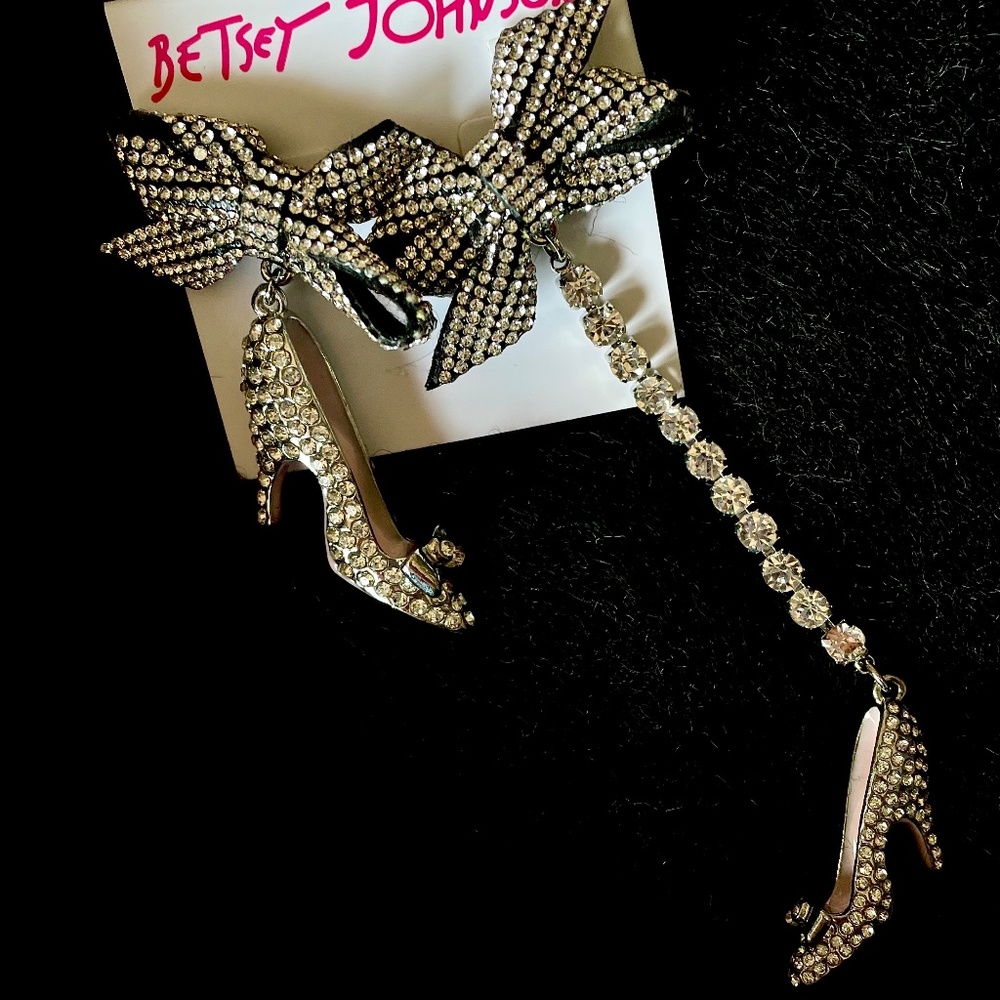 *~* NEW BETSEY HOLiDAY PUMPS High HEELS Bows Rhinestone MiSMATCH Drop EARRiNGS